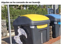 Enlace a Ángel con las alas caídas