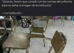 Enlace a Como si no estuviera dañada de por sí