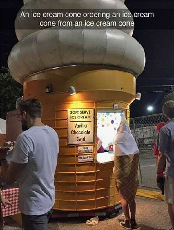 Meme_otros - Un cono helado pidiendo un cono helado en un cono helado