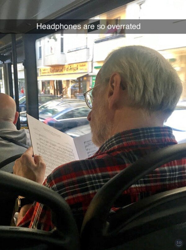 partituras,leer,m&uacute;sica,auriculares