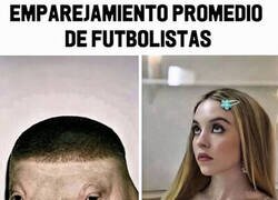 Enlace a Pareja de futbolista promedio