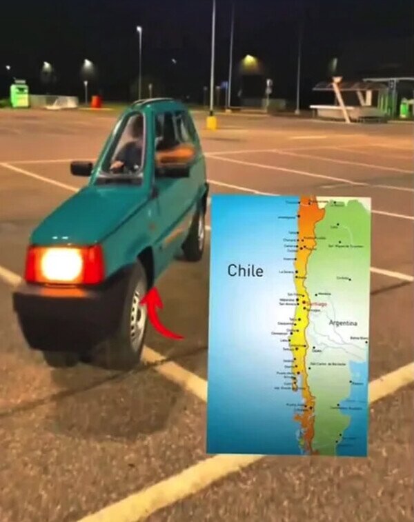 Meme_otros - Así son los coches en Chile para que quepan en el país