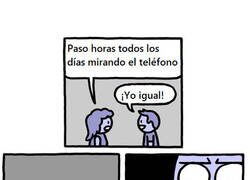 Enlace a Horas mirando el teléfono