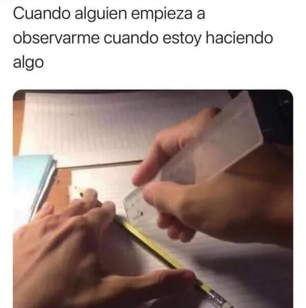 Meme_otros - ¡Rápido, disimula!