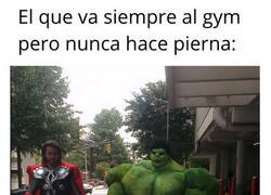 Enlace a El increíble Hulk pero de cintura para arriba
