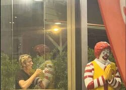 Enlace a Amor imposible en el McDonald's