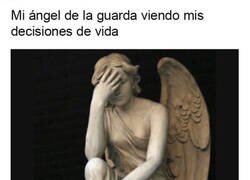 Enlace a Al ángel no le da para guardarme