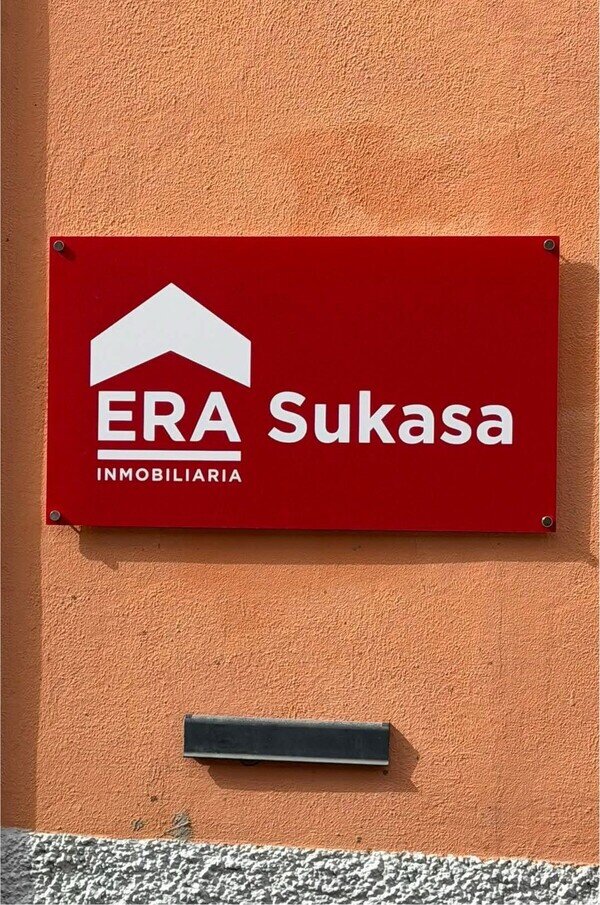 era sucaka,cartel,inmobiliaria