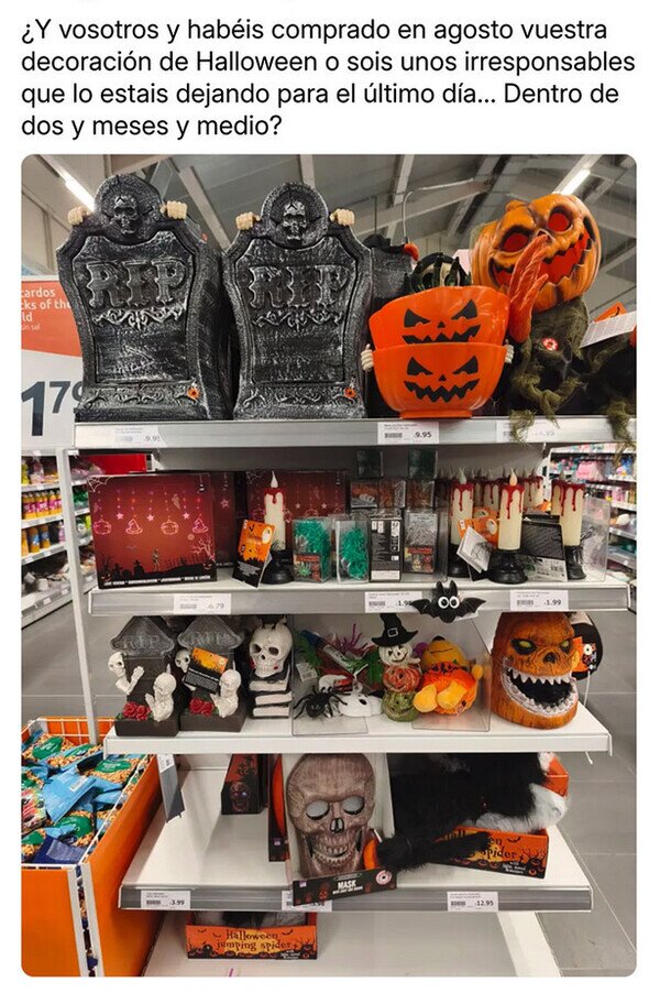 Meme_otros - Decoración de Halloween en pleno agosto