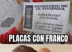Enlace a Las placas definen a un país