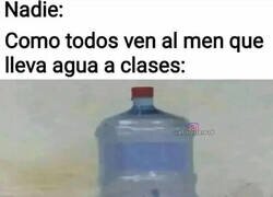 Enlace a El hombre agua