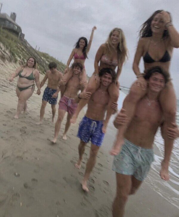 No fue posible completar la foto chicos,chicas,subir,playa,foto