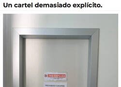 Enlace a Ese cartel esconde una historia detrás