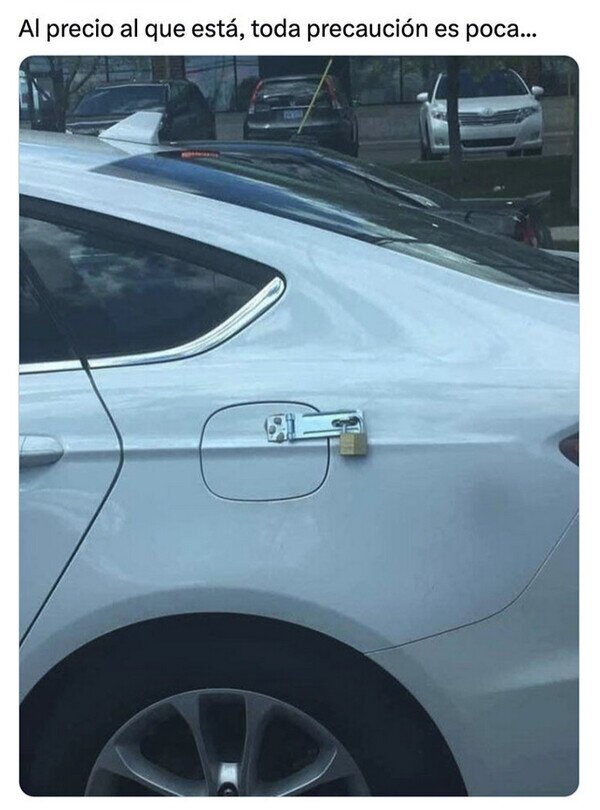 candado,cierre,gasolina,coche