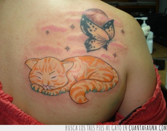 tatuaje,tattoo,naranja,mariposa,luna,espalda,hombro