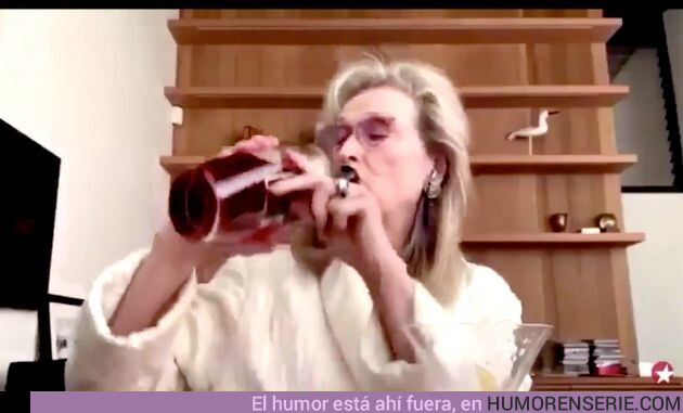 13664 - El vídeo de Meryl Streep bebiéndose unos lingotazos por videollamada nos representa a la perfección en la cuarentena