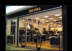 Enlace a BERSHKA