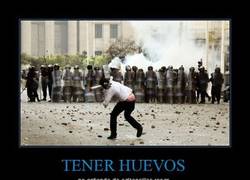 Enlace a TENER HUEVOS