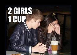 Enlace a 2 GIRLS 1 CUP