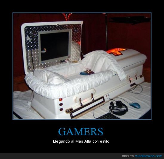 gamer,videojuegos,yo quiero uno así,ataud,nintendo,raton,casco,ordenador,pc