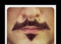 Enlace a BIGOTE BATMAN