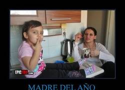 Enlace a MADRE DEL AÑO