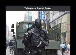 Enlace a TRAJES MILITARES