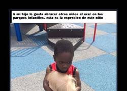 Enlace a A este niño no le gustan los abrazos