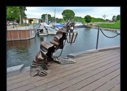 Enlace a ESTATUAS COMO ÉSTA