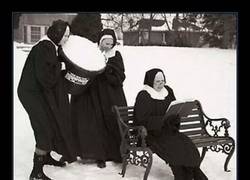 Enlace a Las monjas no son tan santas como parece...