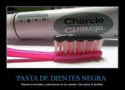 Enlace a PASTA DE DIENTES NEGRA