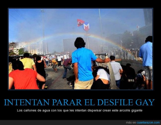 agua,arcoiris,desfile,gigante,hay,homofobia,ironia,orgullo,policia,Turquia