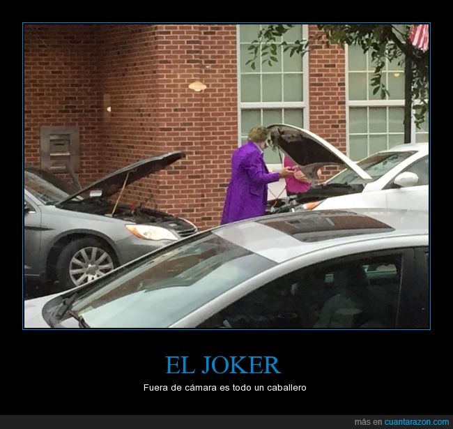 Joker,pasar corriente,coche,ayudar,disfraz,pinzas,cosplay