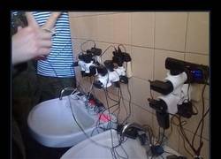 Enlace a LOS BAÑOS EN UN COLEGIO