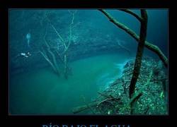 Enlace a RÍO BAJO EL AGUA