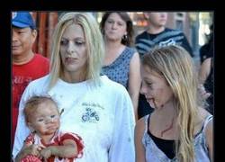 Enlace a Familia de zombies unida...