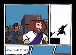 Enlace a Este superhéroe es... La Santa Hostia