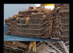 Enlace a Así está el Costa Concordia cuatro años después de su naufragio