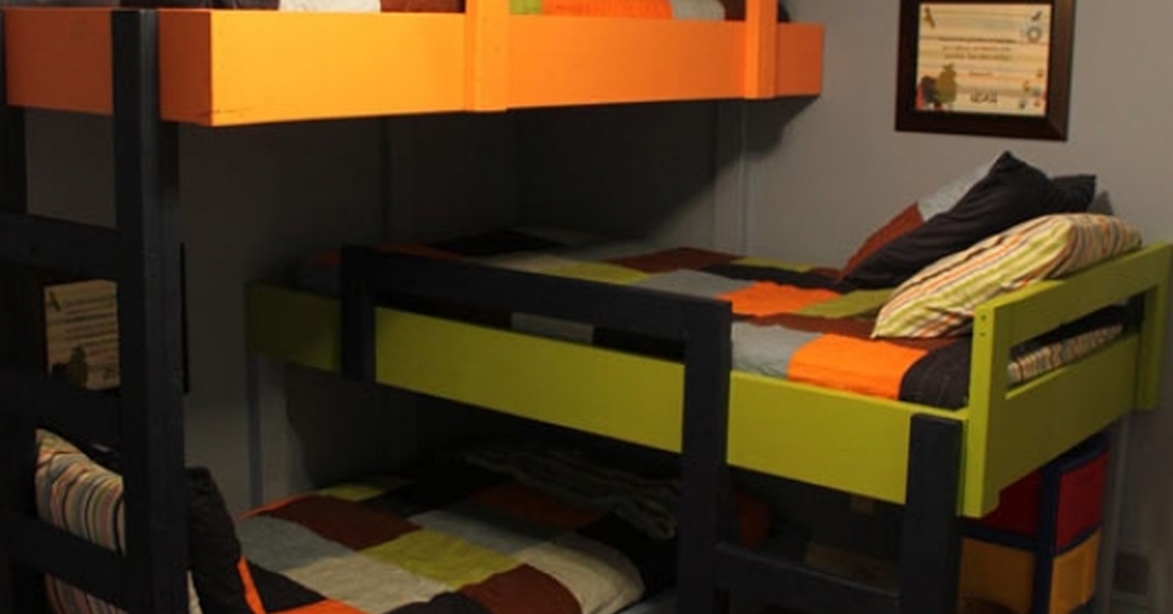 Двухъярусная кровать для детей