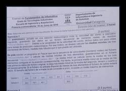 Enlace a La Universidad de Zaragoza mete spoilers de Juego de Tronos en sus exámenes