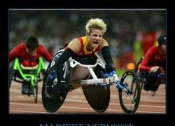 Enlace a La atleta paralímpica Marieke Vervoort piensa en someterse a la eutanasia después de Río