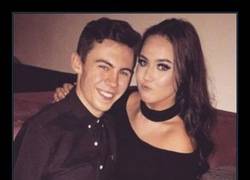 Enlace a Cuando tu novia te deja ir a Magaluf pero te pone 10 MANDAMIENTOS BÁSICOS