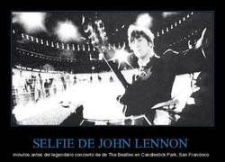 Enlace a SELFIE DE JOHN LENNON