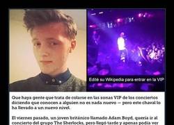 Enlace a Así se coló este chico en la zona VIP de un concierto editando la Wikipedia del grupo