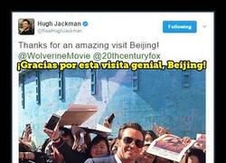 Enlace a Ryan Reynolds trolea brillantemente esta foto de Hugh Jackman con sus fans