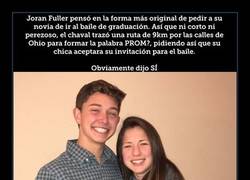 Enlace a Este chaval recorrió las calles de Ohio para preguntarle algo a su novia