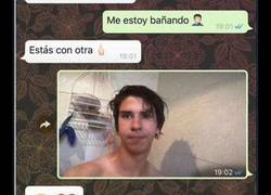 Enlace a Esto es el ejemplo de la relación más enfermiza posible: novia obsesiva + calzonazos