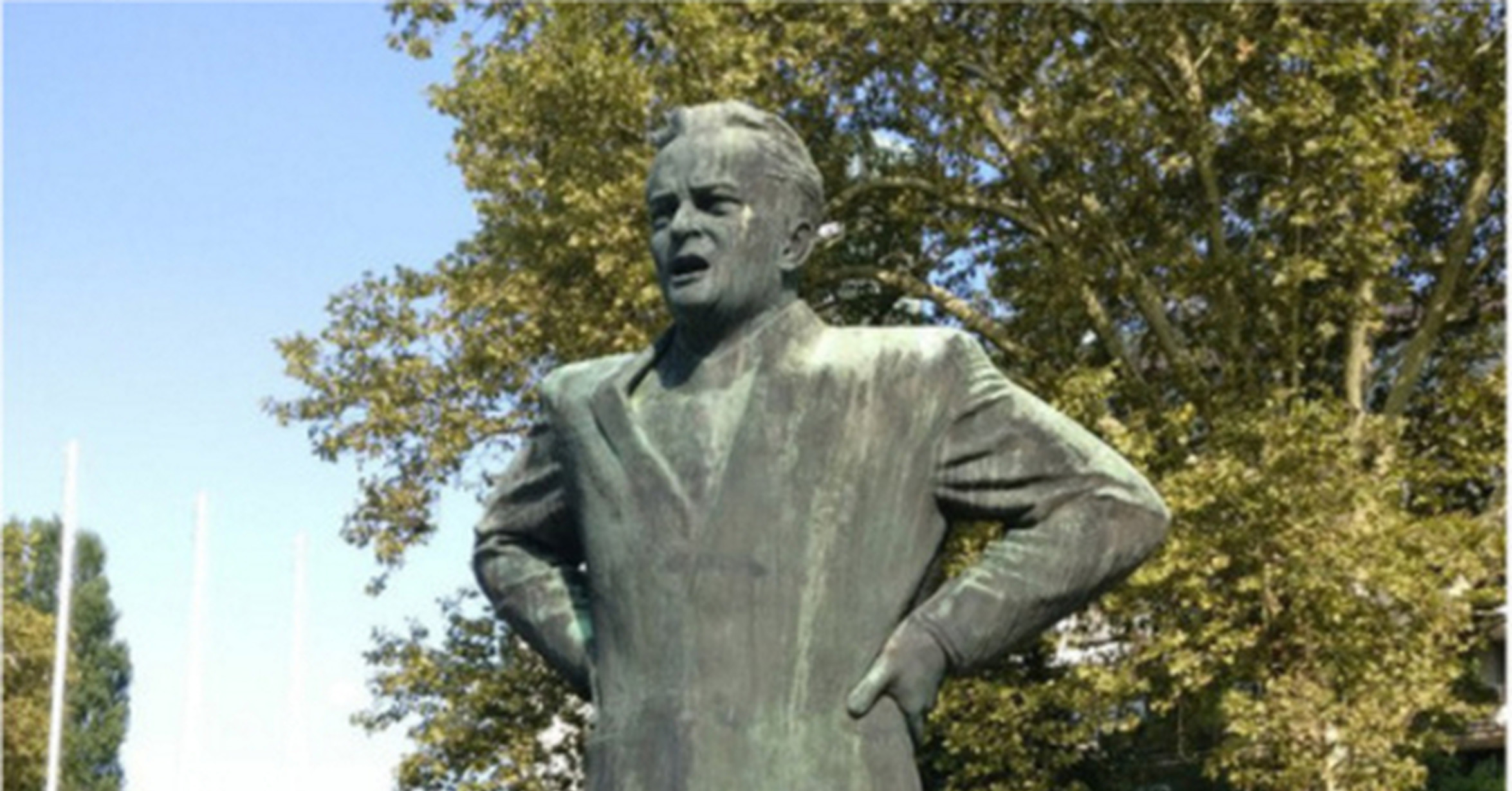 ¡Cuánta razón! / O el típico jubilado mirando una obra