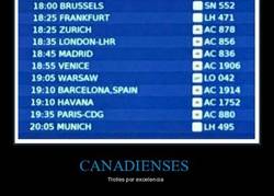 Enlace a Los canadienses trolean a Catalunya en el panel de salidas del aeropuerto de Toronto