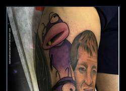 Enlace a Si estás jodido, piensa que hay alguien que lleva tatuado a Pablo Motos enganchado a la droga